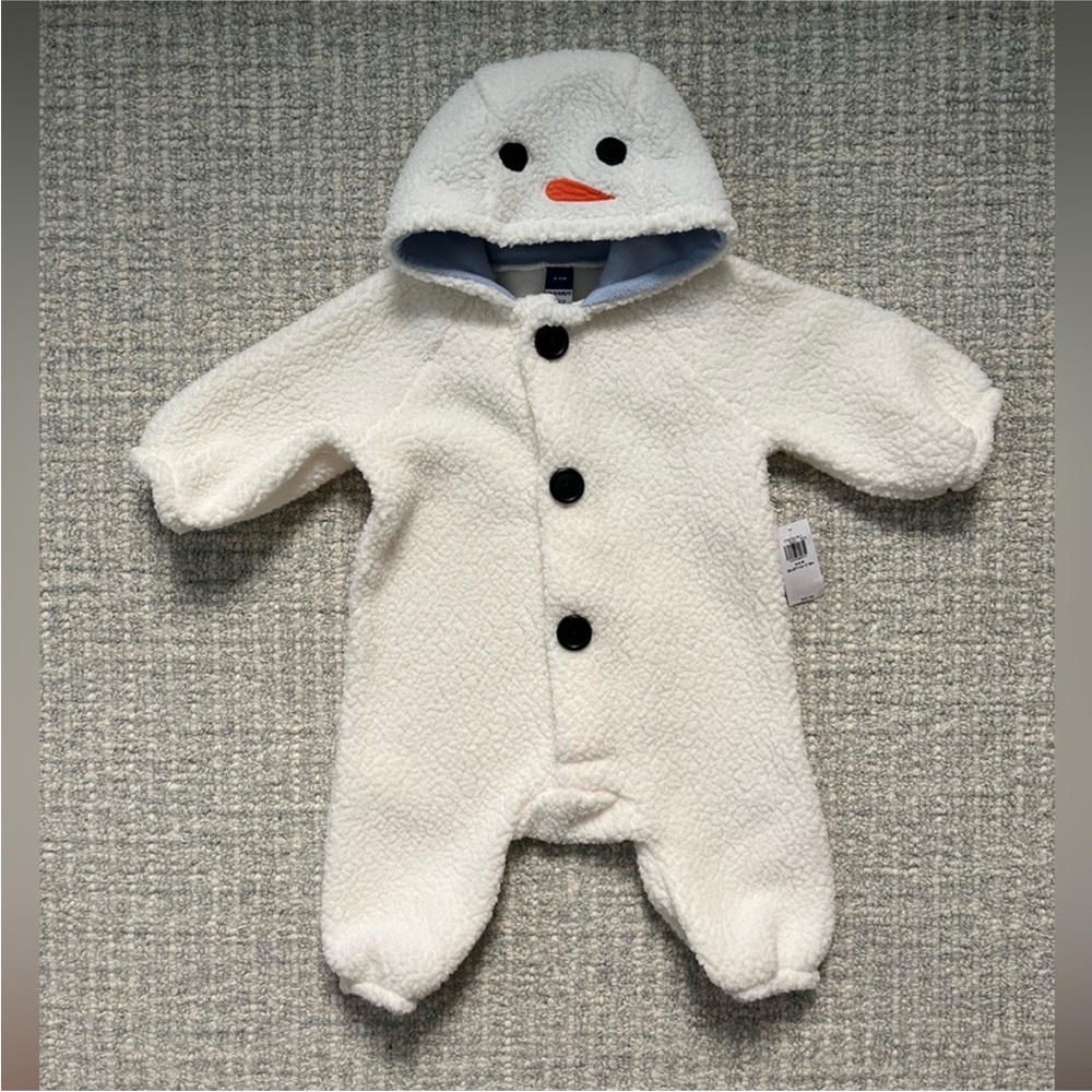 ISO this old navy onesie size 6-12mo
